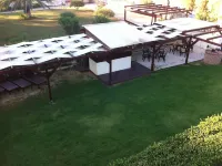 Chris Studios & Apartments فنادق في Lechaio
