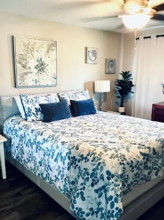 Remodeled Vacation Rental in Long Beach  min to town/ walking distance to beach