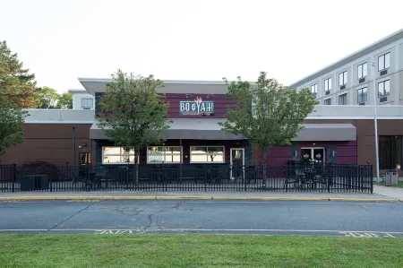 DoubleTree by Hilton Mahwah Отели в г. Монтебелло