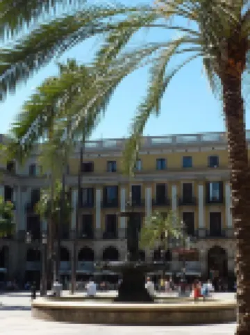 Roma Reial Hotels near Passarel·la Rambla del Mar