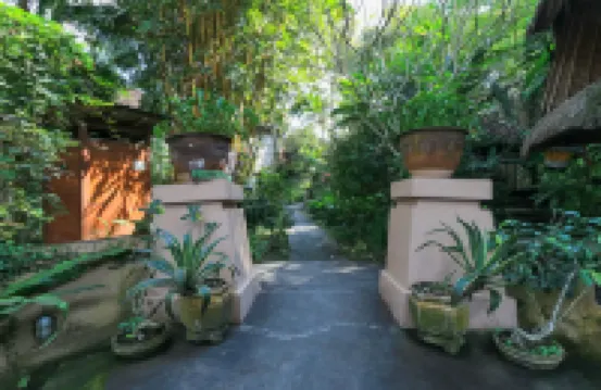 テガルサリアコモデーション モンキーフォレスト周辺のホテル