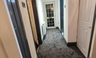 Bristol 2-Bed Bungalow Sleeps 4 Parking