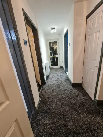 Bristol 2-Bed Bungalow Sleeps 4 Parking Отели в г. Олдленд Коммон