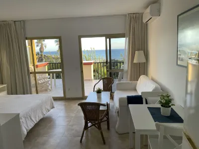 Estudio Insuperables Vistas Al Mar Отели рядом с достопримечательностью «Пуэрто де Кабопино»