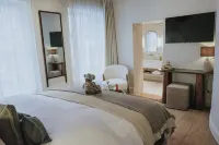 The Burgundy - Boutique B&B - Bed and Breakfasts
