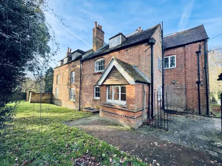 Huckleberry Farm - from 1000 Per Night Отели в г. Марафелт