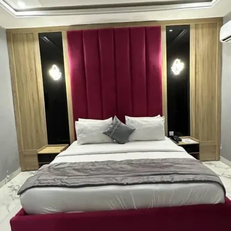 Mountaintop Suite and Apartment