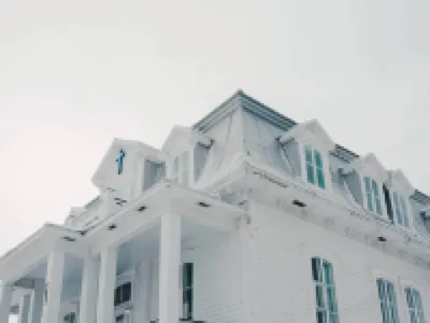 Lofts du Presbytère فنادق في ماتان