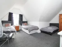 Pebbles Guest House Hotels near Mayflower Cruise Terminal