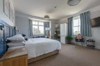 The Ship Inn Hotels near Poplars Caravan & Chalet Park