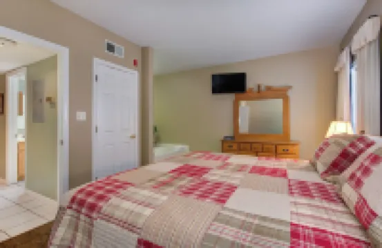 Colonial Crest Condo Unit #113