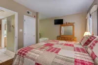 Colonial Crest Condo Unit #113 Hotels in 