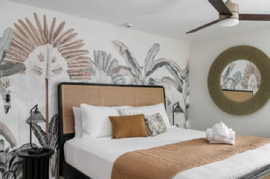 Haley's Court Boutique Motel