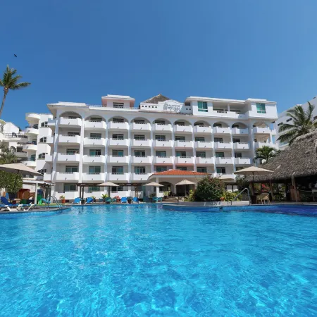 Torreblanca Beach Hotel and Suites Guayabitos - Desayuno y Comida Incluido