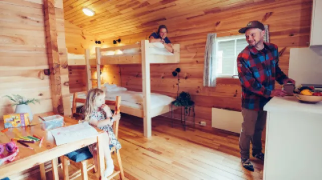 트롤악티브 에브예  호텔