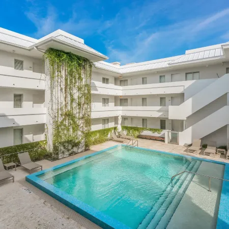 Beach Haus Key Biscayne Contemporary Apartments