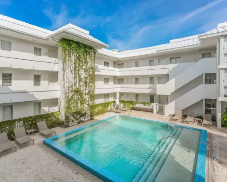 Beach Haus Key Biscayne Contemporary Apartments Hoteles en Key Biscayne