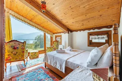 Lake Sapanca Breathtaking Private Villa Retreat Hotels near Kocaeli University Faculty of Fine Arts