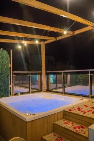 Hotel Juan Pablo 2 Отели рядом с достопримечательностью «Su lin khaw»