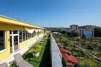 Novapark Flugzeughotel Graz - Mountain view
