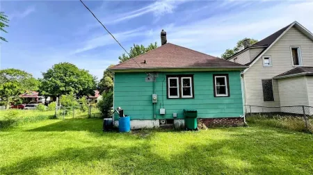 Locust housing Отели рядом с достопримечательностью «Glass House»