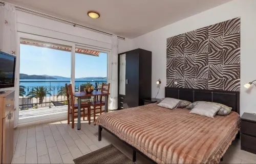 Affabilis VIP House
