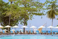 BJ Beachfront Hotel - Beach