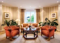 Hotel Nassauer Hof Hotel dekat Stadtschloss