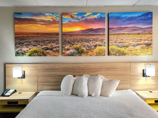 Days Inn by Wyndham Houston