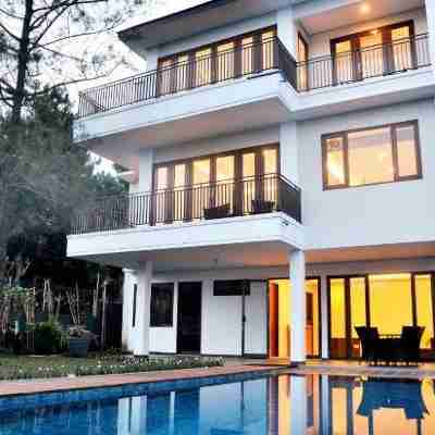 Hikari Hill View Villa 7 Bedrooms with a Private Swimming Pool and Billiard Hotel Exterior