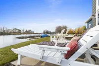 Two Docks and Fire Pit - Stunning Waterfront Haven