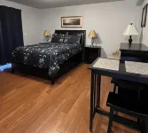 Ocean Shores studio with kitchenette-minutes from beach-Anchor Ashore Condo #1