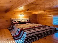 Lancaster Tiny-House in the Woods with Private Finnish Sauna at Watts Bar Lake!
