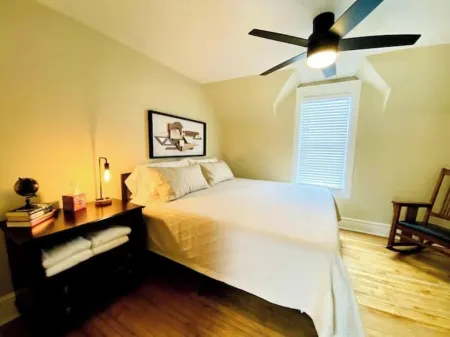 Humbly Mqt - Upper Level - 2 BR Relaxation