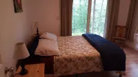 Seneca Lake Spacious 5-Bedroom Chalet. A Few Fall Weekends Still Available!