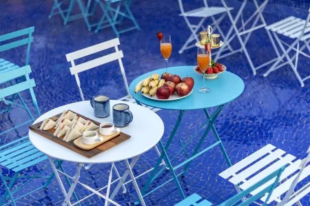 Hotel Kemps Corner Отели рядом с достопримечательностью «Вокзал Чхатрапати-Шиваджи»