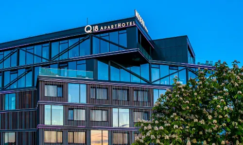 Q18 ApartHotel