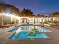 8Br Gem with Pool, Lake View & Tons of Amenities! Hotels in Davie