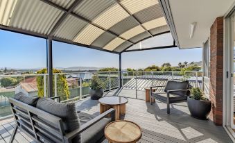 Seaview Heights by the BnB Collection