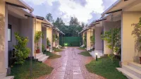 Btown Resort Kochi - مسبح خاص