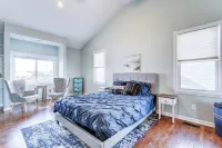 Charming cottage right on the canals of Lake St. Clair!