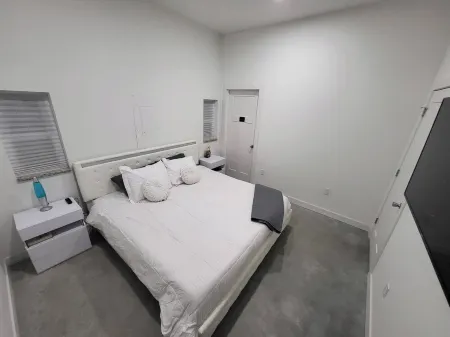 Modern Newly built 2-bedroom house minutes from downtown ParkHills