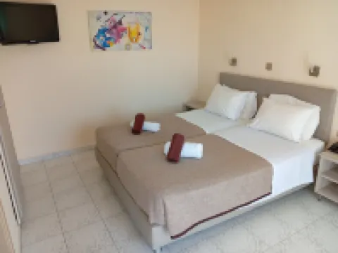 レオニーダス ホテル アンド ステューディオス