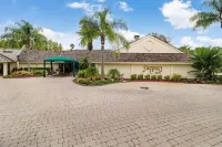 Modern 2bd-2ba  with Lake & Golf Views in Saddlebrook Resort