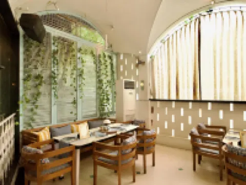 Status Club Resort Hotels in Kanpur