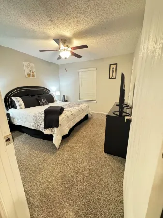 Tranquil 2-bedroom apartment in Fayetteville near UofA