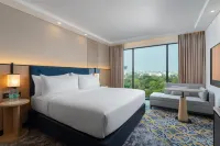 Hilton Garden Inn Mumbai International Airport Hotels near Siddhivinayak Mandir