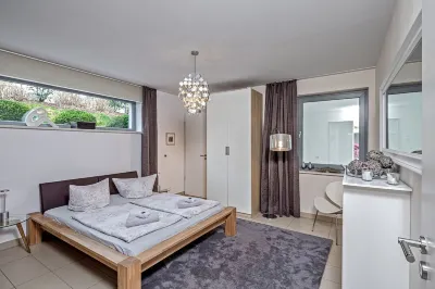 80 sqm spacious ambience in Loschwitz, garden & terrace, free parking Hotels in Loschwitz/Wachwitz