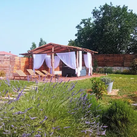 Holiday House with Jacuzzi and Sauna