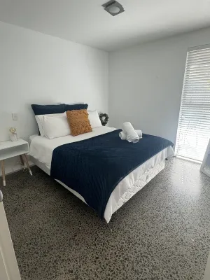 Relax, unwind and enjoy the views from this unbeatable lakeside location. Hotels in Two Mile Bay